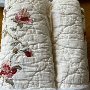 Croft & Barrow Cotton Sham(2 pieces)LIKE NEW/Excellent Condition Size- Standard